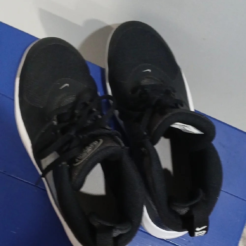 Nike Kids Black and White Sneakers, Gentle Used, Sz 6 , No Box